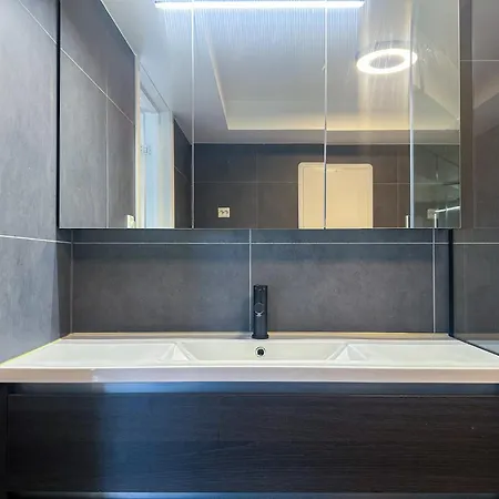 Apartment Luxury Facilities For Families L Near Attractions L Free Garage *
